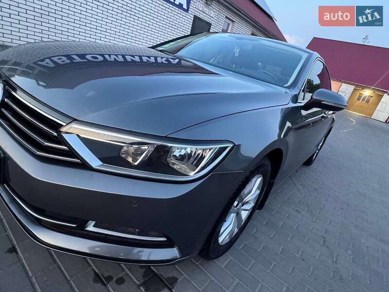 Седан Volkswagen Passat 2015 в Казатине