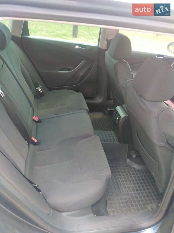 Универсал Volkswagen Passat 2006 в Калуше
