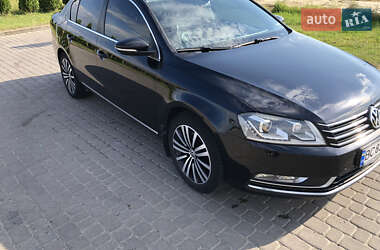 Седан Volkswagen Passat 2011 в Львове