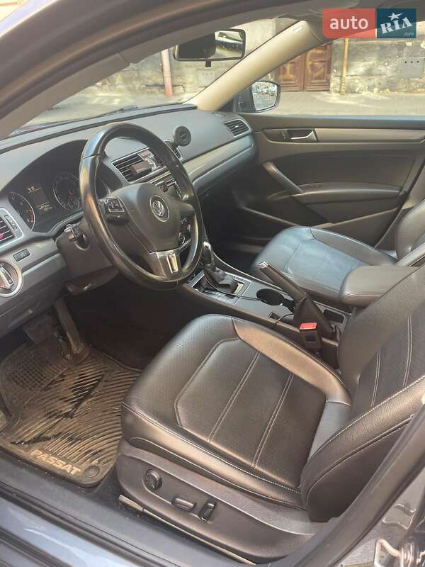 Седан Volkswagen Passat 2015 в Львове