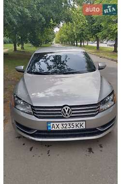 Седан Volkswagen Passat 2011 в Харькове