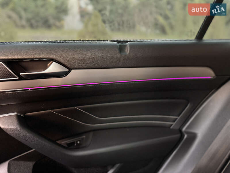 Універсал Volkswagen Passat 2019 в Коростені