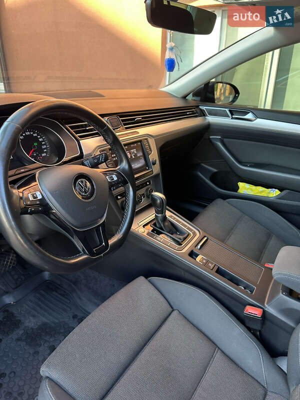 Универсал Volkswagen Passat 2016 в Кривом Роге