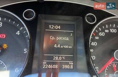 Седан Volkswagen Passat 2012 в 