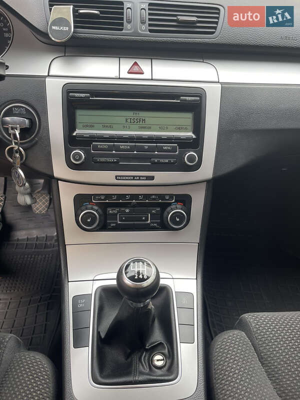 Седан Volkswagen Passat 2010 в Крюковщине