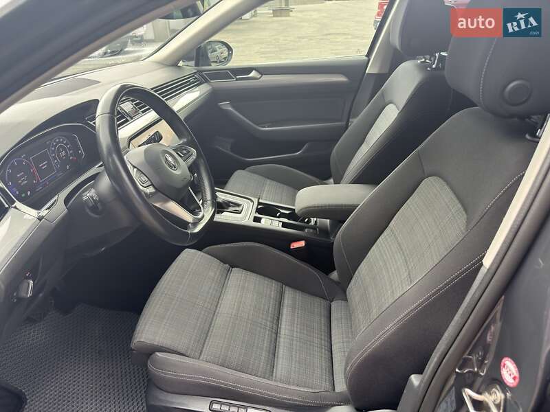 Универсал Volkswagen Passat 2019 в Ужгороде