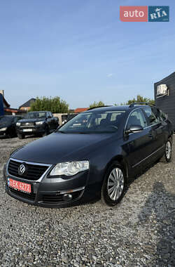 Універсал Volkswagen Passat 2010 в Луцьку