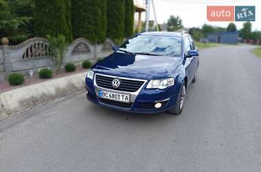 Універсал Volkswagen Passat 2005 в Новояворівську