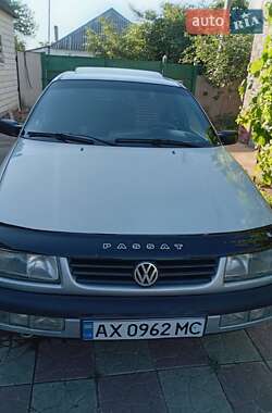 Седан Volkswagen Passat 1996 в Новій Водолагі