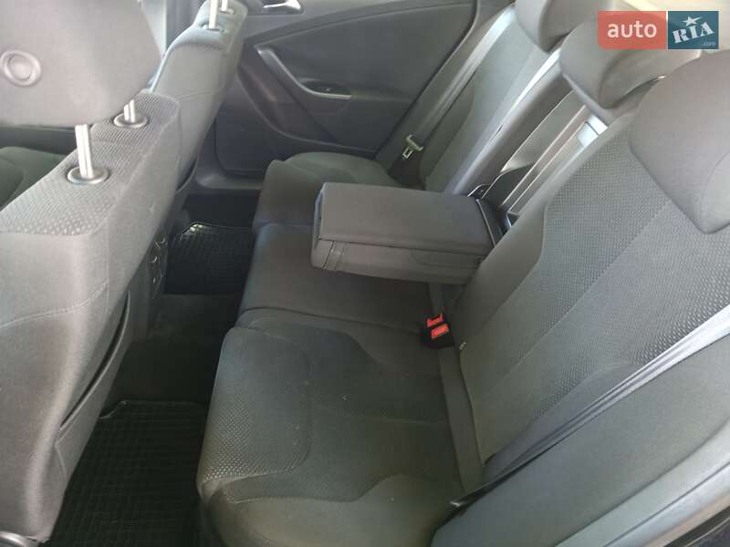 Универсал Volkswagen Passat 2010 в Луцке