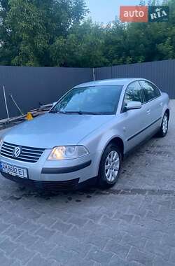 Седан Volkswagen Passat 2002 в Житомирі
