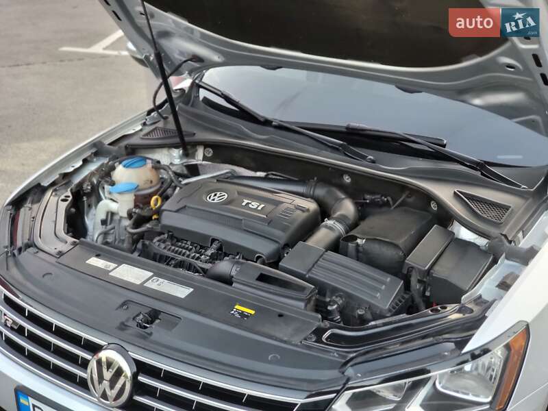 Седан Volkswagen Passat 2016 в Кропивницком