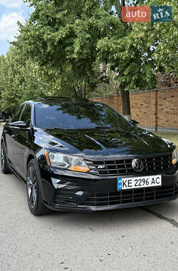 Седан Volkswagen Passat 2016 в Дніпрі