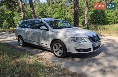 Универсал Volkswagen Passat 2010 в 