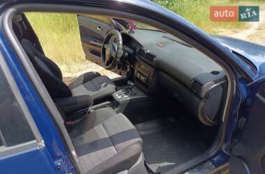 Седан Volkswagen Passat 2000 в 