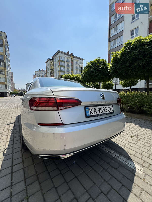 Седан Volkswagen Passat 2020 в Ивано-Франковске
