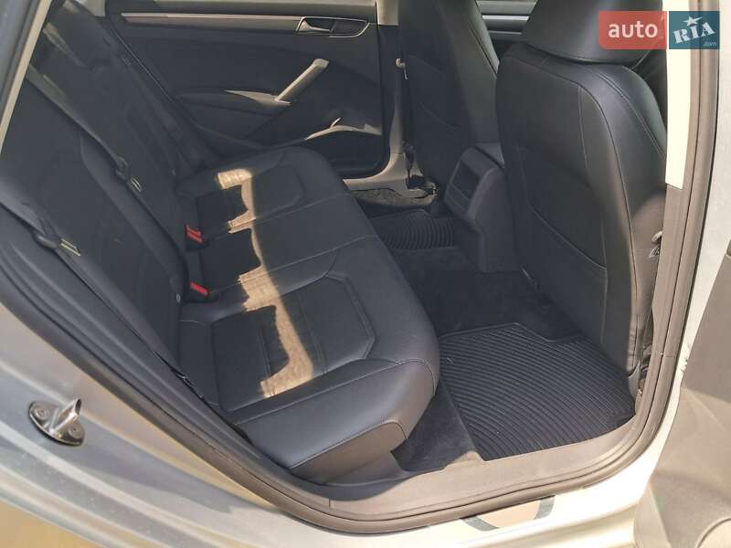 Седан Volkswagen Passat 2017 в Ржищеве фото 12 Седан Volkswagen Passat 2017 в Ржищеве