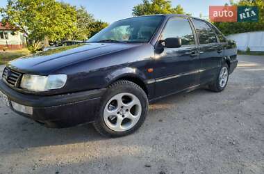 Седан Volkswagen Passat 1995 в Тернополі