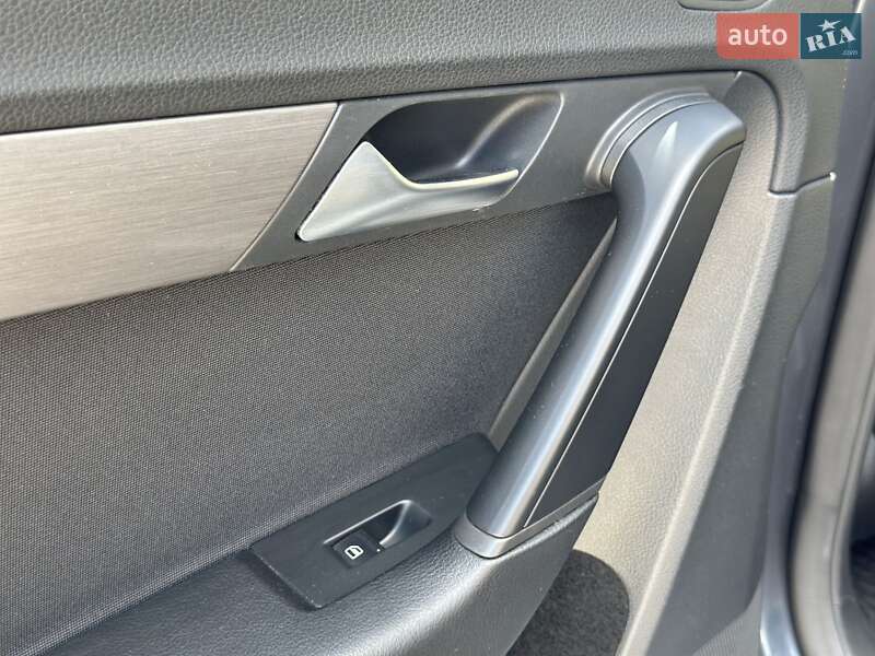 Універсал Volkswagen Passat 2012 в Івано-Франківську