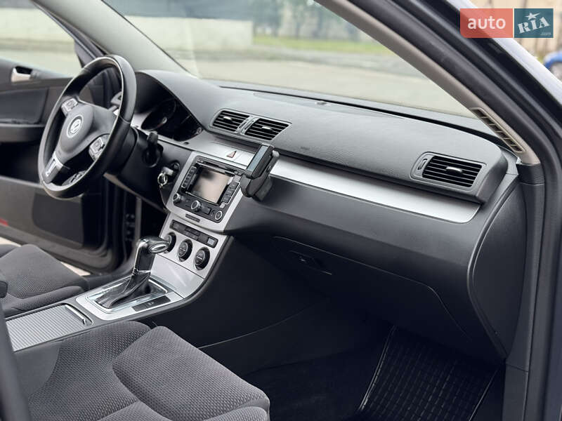 Универсал Volkswagen Passat 2009 в Луцке