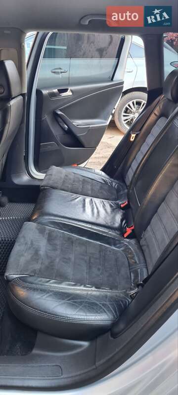 Универсал Volkswagen Passat 2006 в Стрелках