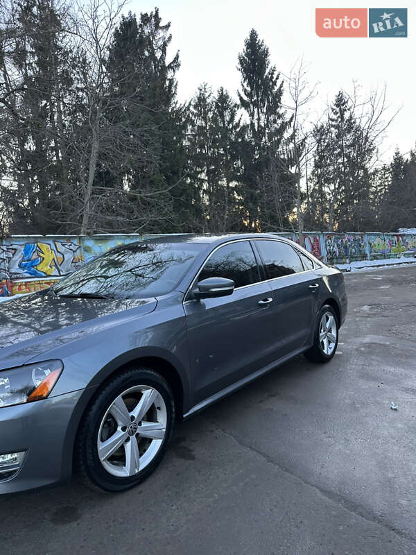 Седан Volkswagen Passat 2014 в Львове
