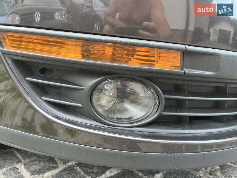 Седан Volkswagen Passat 2005 в Звягелі