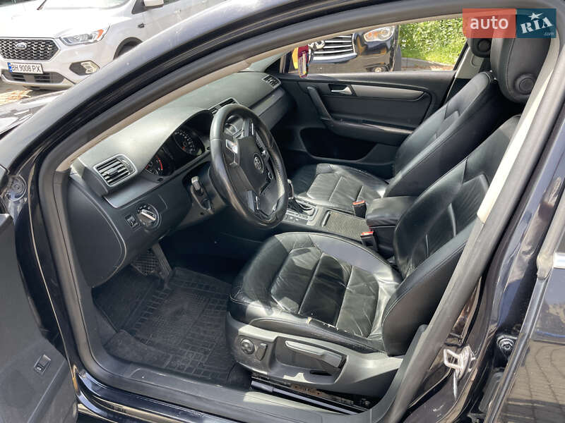 Универсал Volkswagen Passat 2011 в Львове