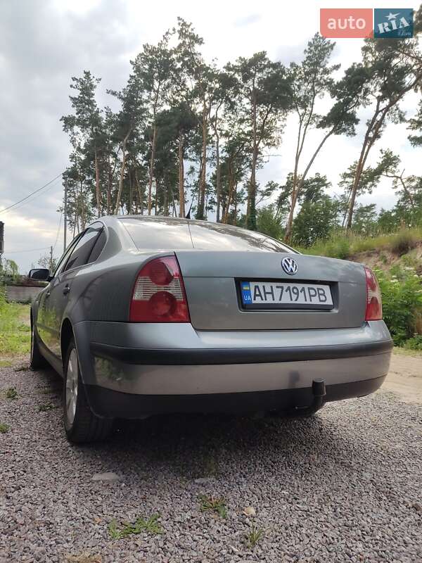Седан Volkswagen Passat 2003 в Українці