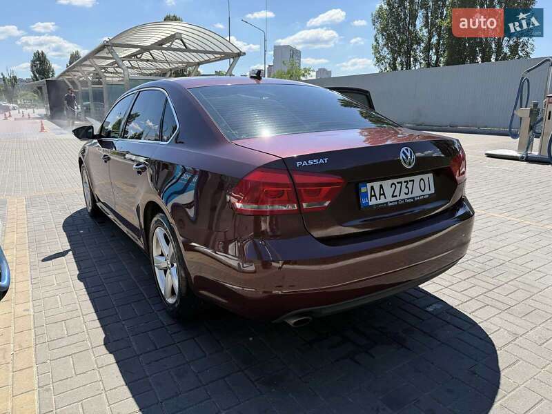 Седан Volkswagen Passat 2012 в Киеве