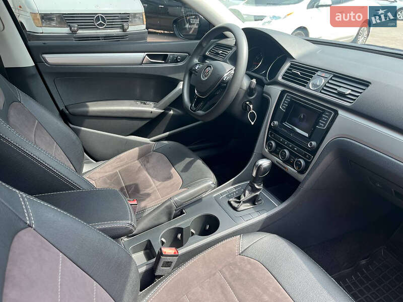 Седан Volkswagen Passat 2016 в Кривом Роге