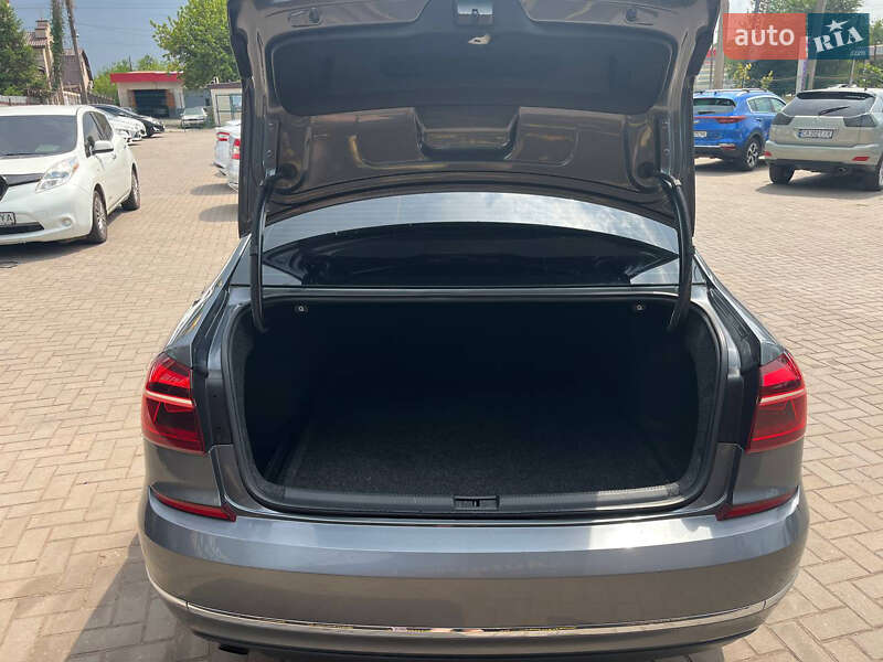 Седан Volkswagen Passat 2016 в Кривом Роге