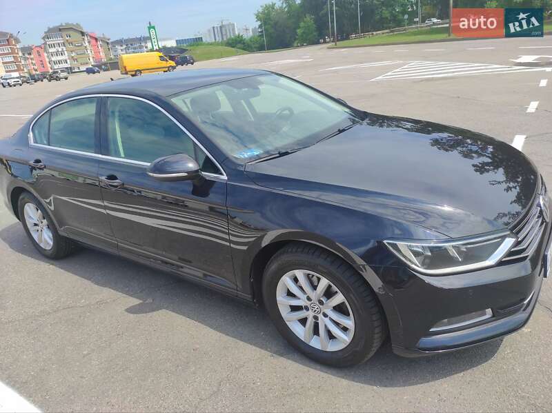 Седан Volkswagen Passat 2017 в Киеве