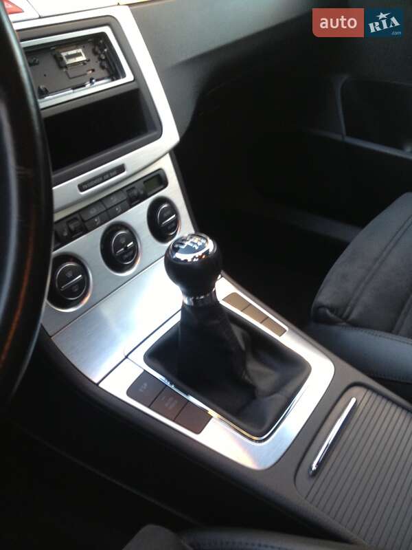 Седан Volkswagen Passat 2007 в Киеве