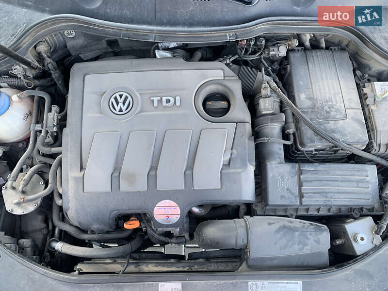 Универсал Volkswagen Passat 2012 в Тернополе