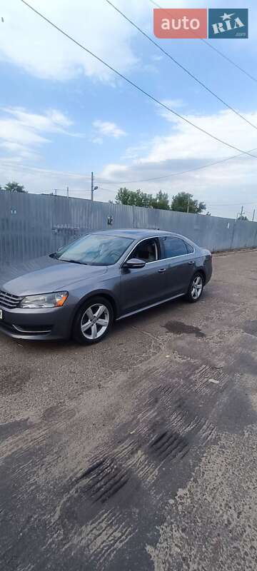 Седан Volkswagen Passat 2012 в Киеве