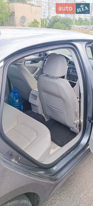 Седан Volkswagen Passat 2012 в Киеве