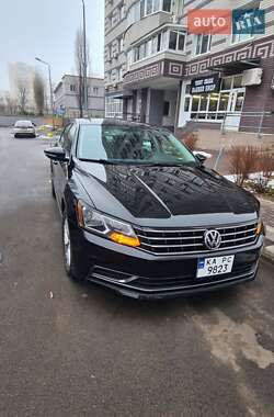 Седан Volkswagen Passat 2016 в Киеве