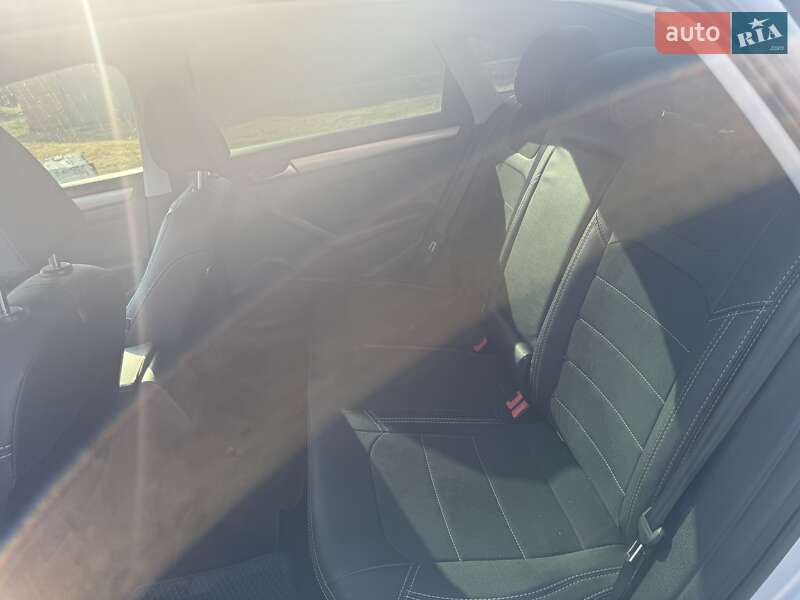 Седан Volkswagen Passat 2013 в Первомайске