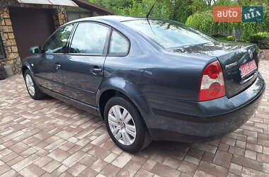 Седан Volkswagen Passat 2001 в 