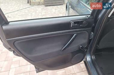 Седан Volkswagen Passat 2001 в 