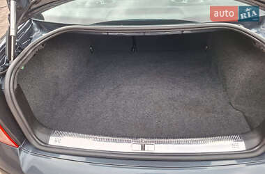 Седан Volkswagen Passat 2001 в 