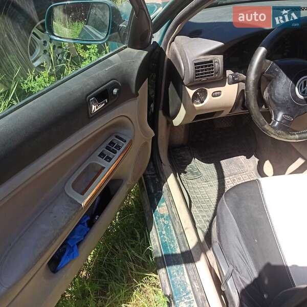 Универсал Volkswagen Passat 1999 в Ржищеве
