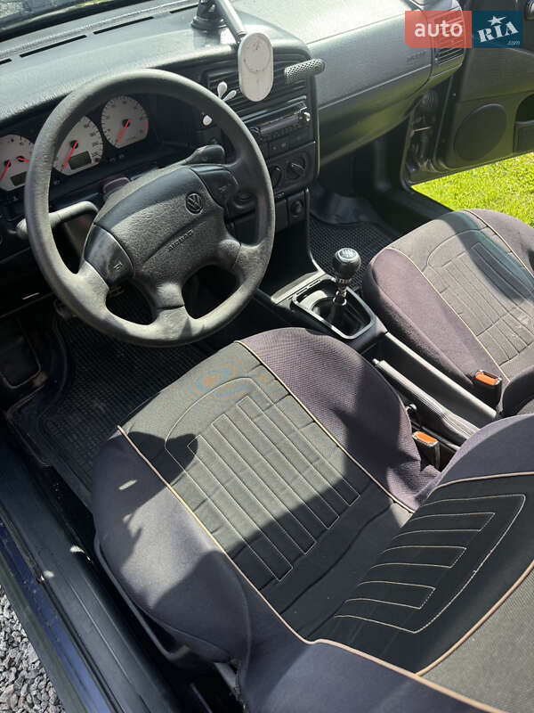 Седан Volkswagen Passat 1996 в Жидачові