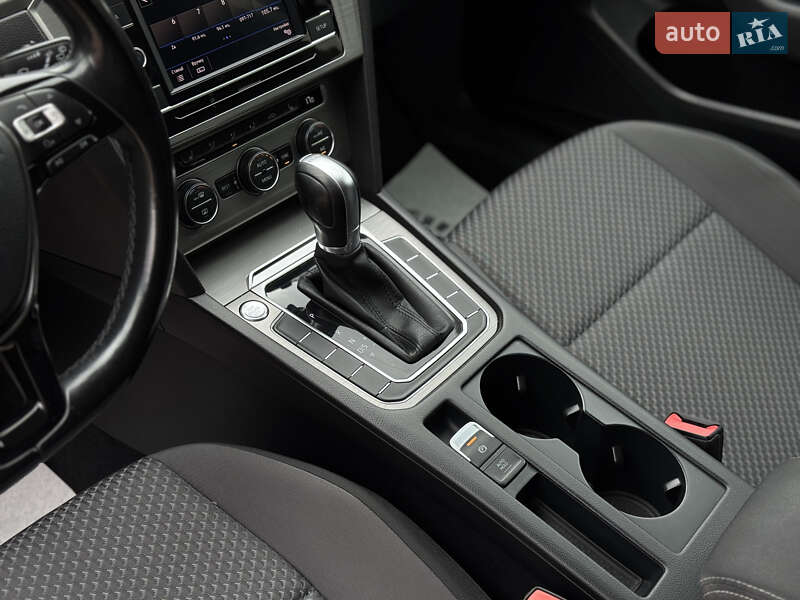 Универсал Volkswagen Passat 2017 в Мукачево