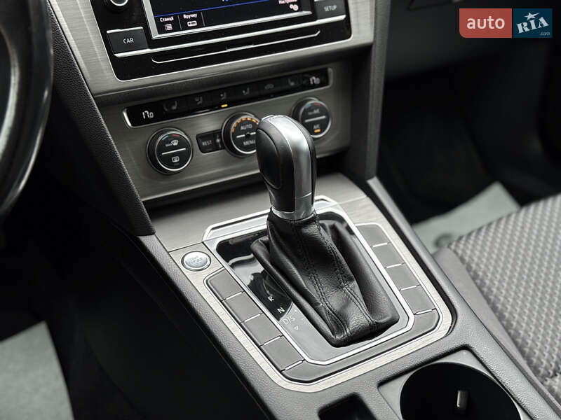 Универсал Volkswagen Passat 2017 в Мукачево