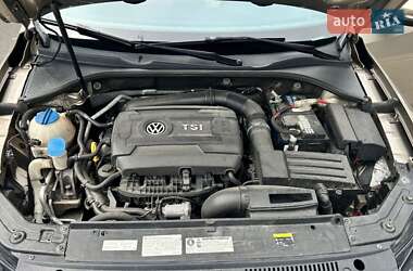 Седан Volkswagen Passat 2014 в 