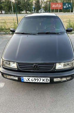 Седан Volkswagen Passat 1994 в Харкові