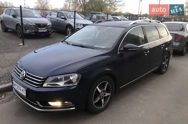 Универсал Volkswagen Passat 2011 в Емильчине
