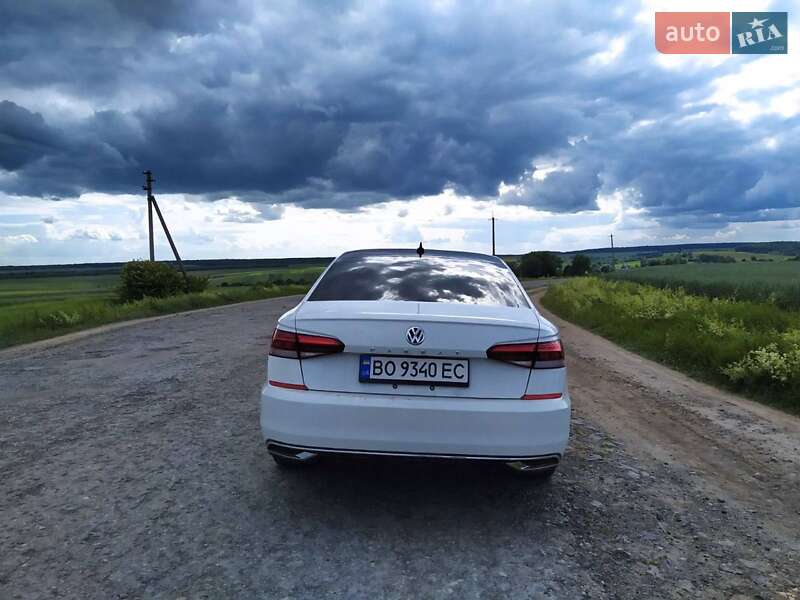 Седан Volkswagen Passat 2020 в Львові